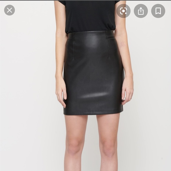 🌻2/$50🌻 Kendra faux leather mini skirt - Picture 2 of 10